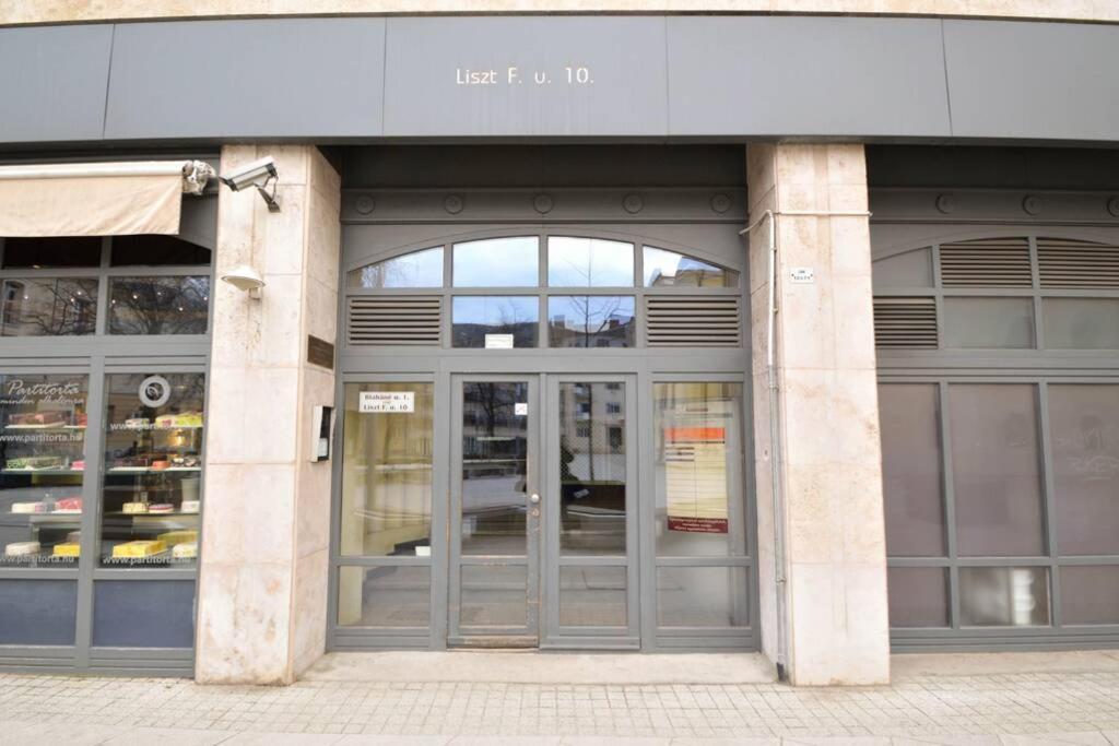 City Center Apartment ديبريتْسين المظهر الخارجي الصورة
